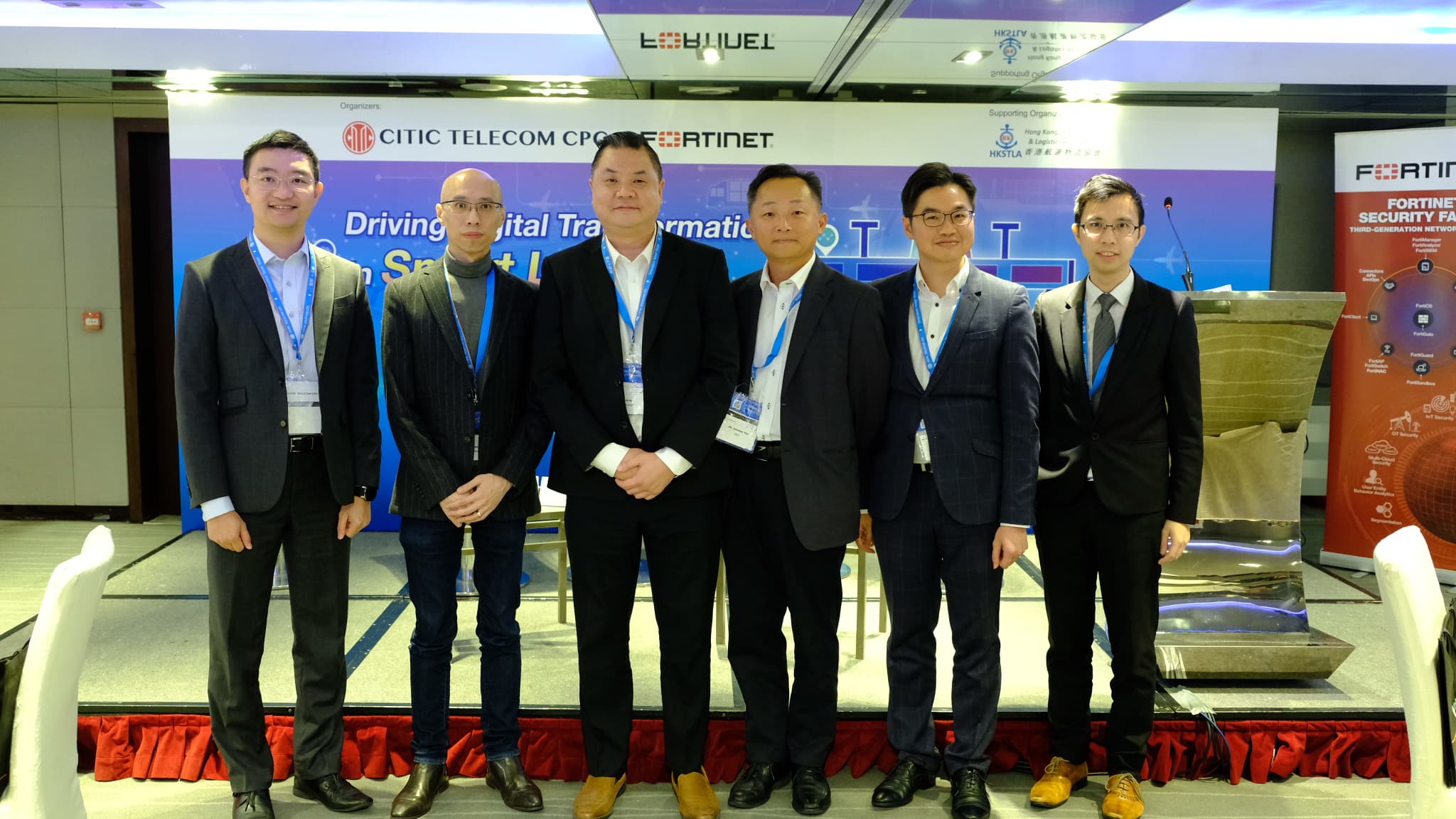 Opportunities and challenges on driving digital transformation of smart logistics (Chinese Version Only)